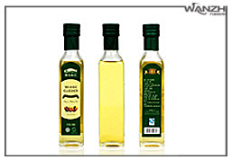 全自動方瓶四麵貼標（biāo）機_ 方（fāng）瓶全包圍貼標機（jī）_東莞市草莓视频在线观看18（zhì）自動化科技有限公司