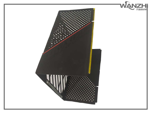 自（zì）動貼高溫膠機_貼高溫膠機_東莞市草莓视频在线观看18自動化科技有限（xiàn）公司